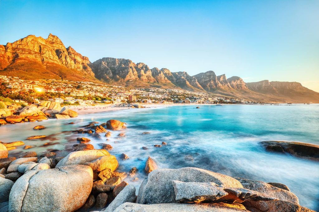 Cape Town, destination unique pour un séjour linguistique 50 ans et + entre mer et montagnes.