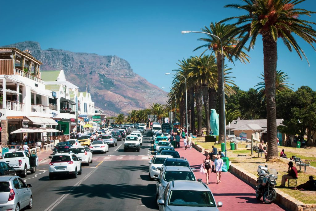 Détente à Kloof Street, idéale pour étudier, boire un café et échanger entre étudiants en anglais