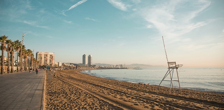 sejour linguistique a barcelone plage